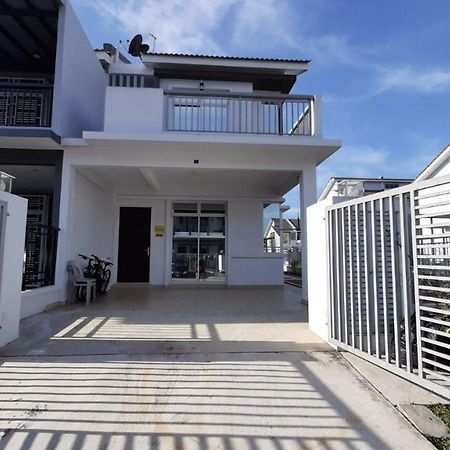 Homestay Greenway Pasir Gudang Kültér fotó