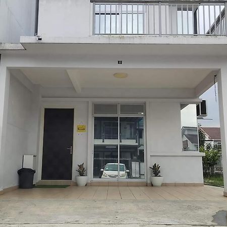 Homestay Greenway Pasir Gudang Kültér fotó