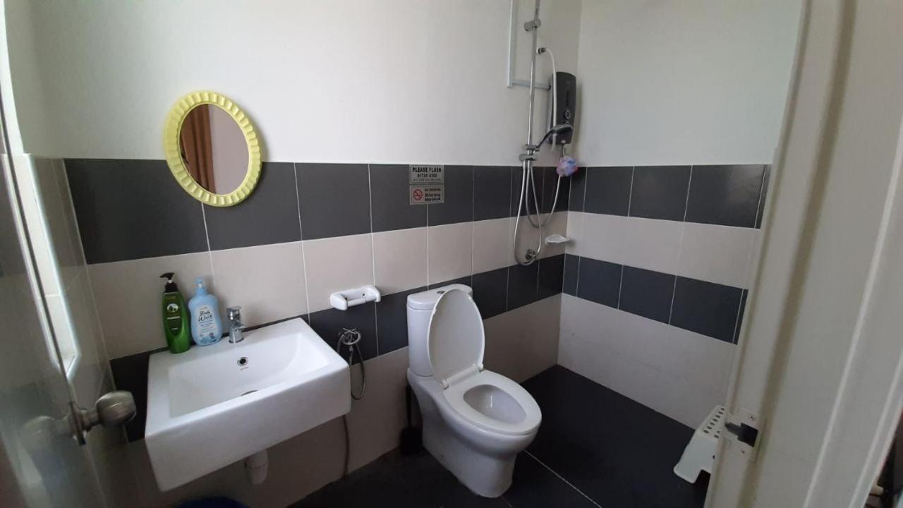 Homestay Greenway Pasir Gudang Kültér fotó